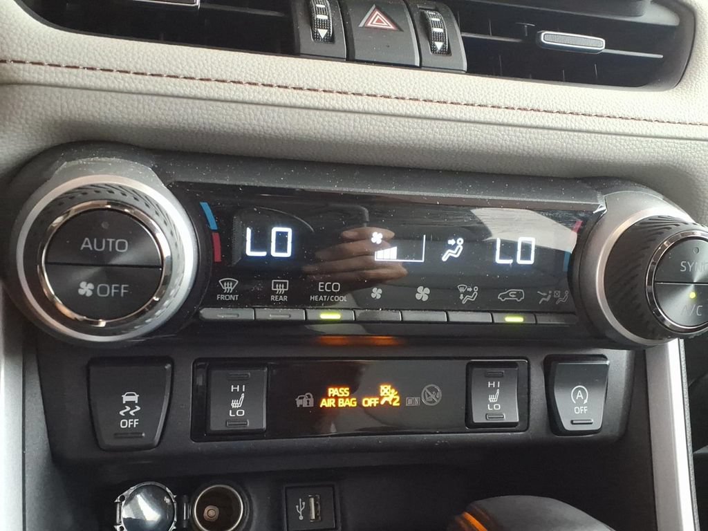 Used 2025 Toyota RAV4 XLE Premium w/ Weather Package FWD image 19