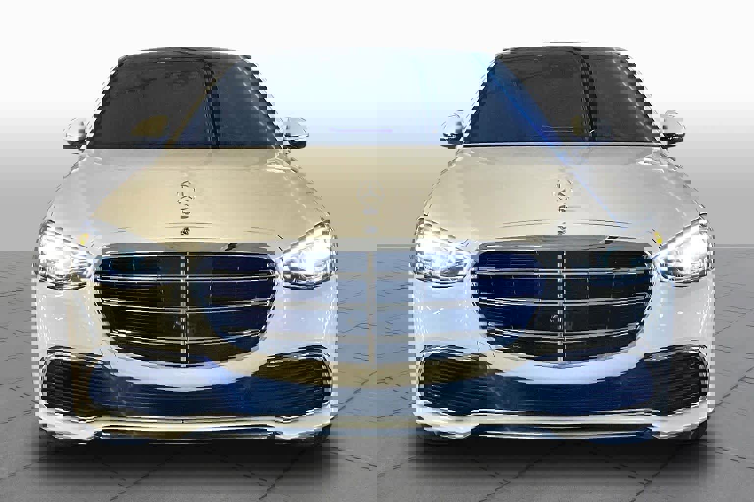 Used 2022 Mercedes-Benz S 580 4MATIC Sedan image 3