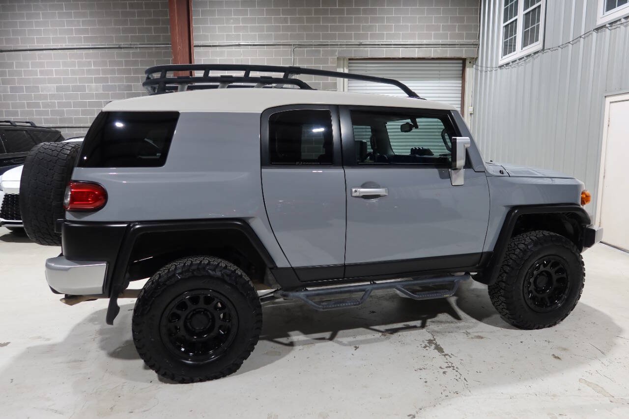 Used 2014 Toyota FJ Cruiser 4WD w/ Convenience Package image 6