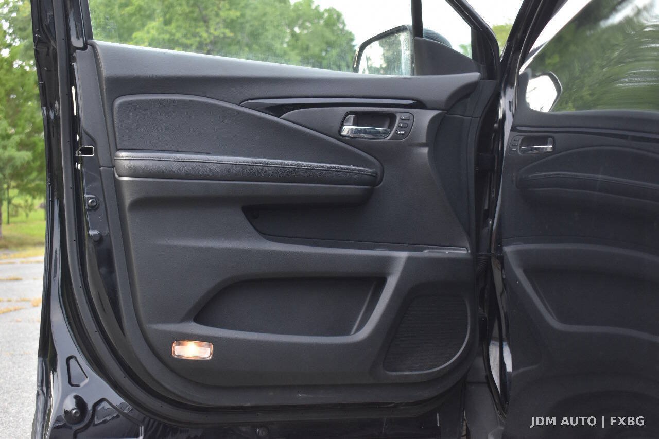 Used 2016 Honda Pilot Touring image 8