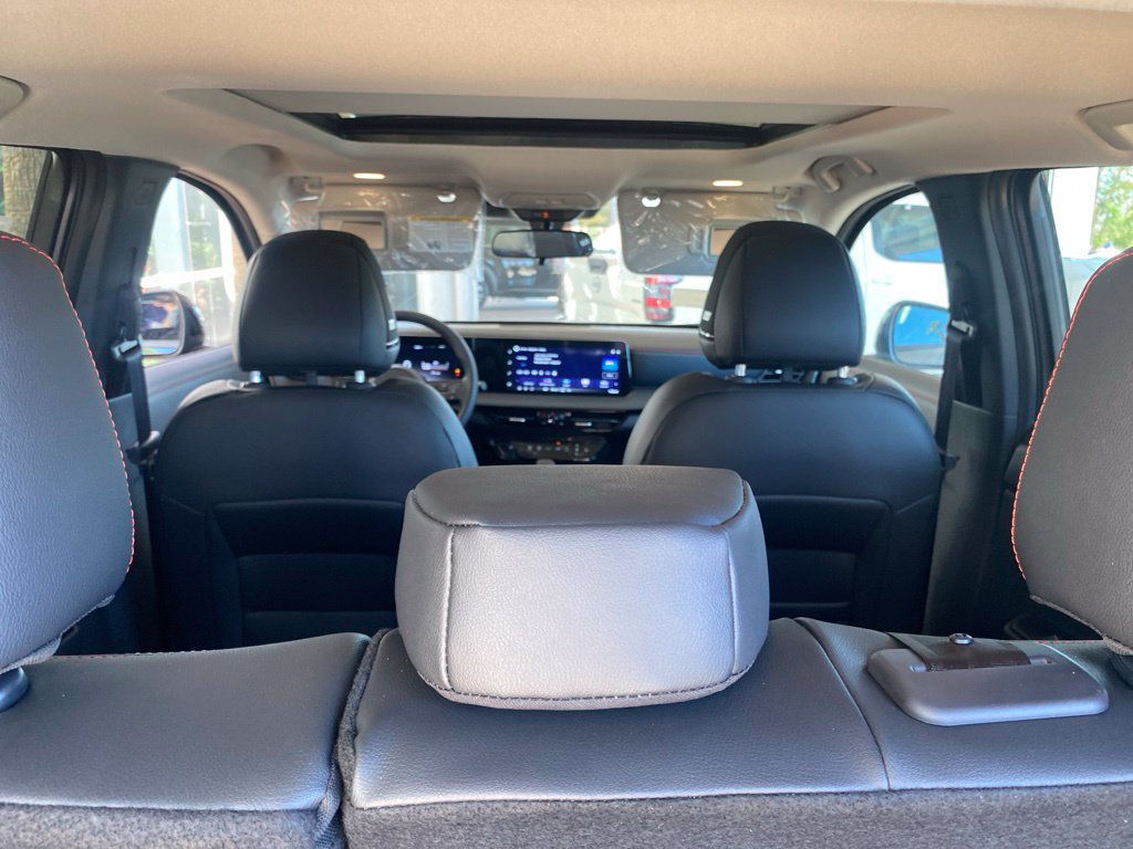 New 2027 Nissan Kicks SR w/ SR Premium Package FWD image 29