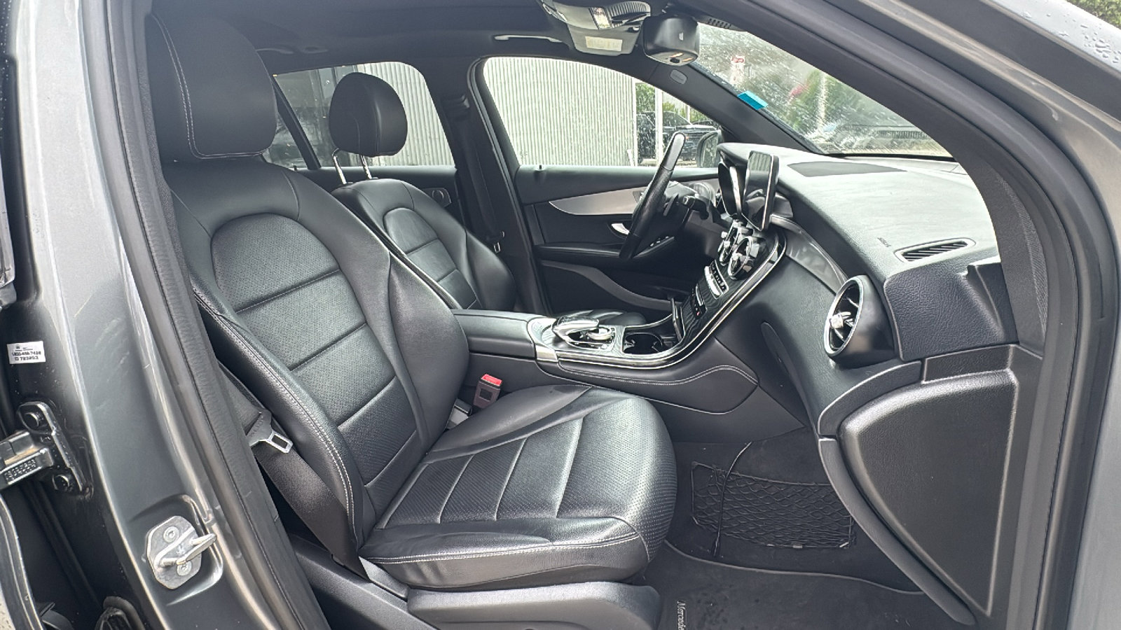 Used 2019 Mercedes-Benz GLC 350e 4MATIC image 31