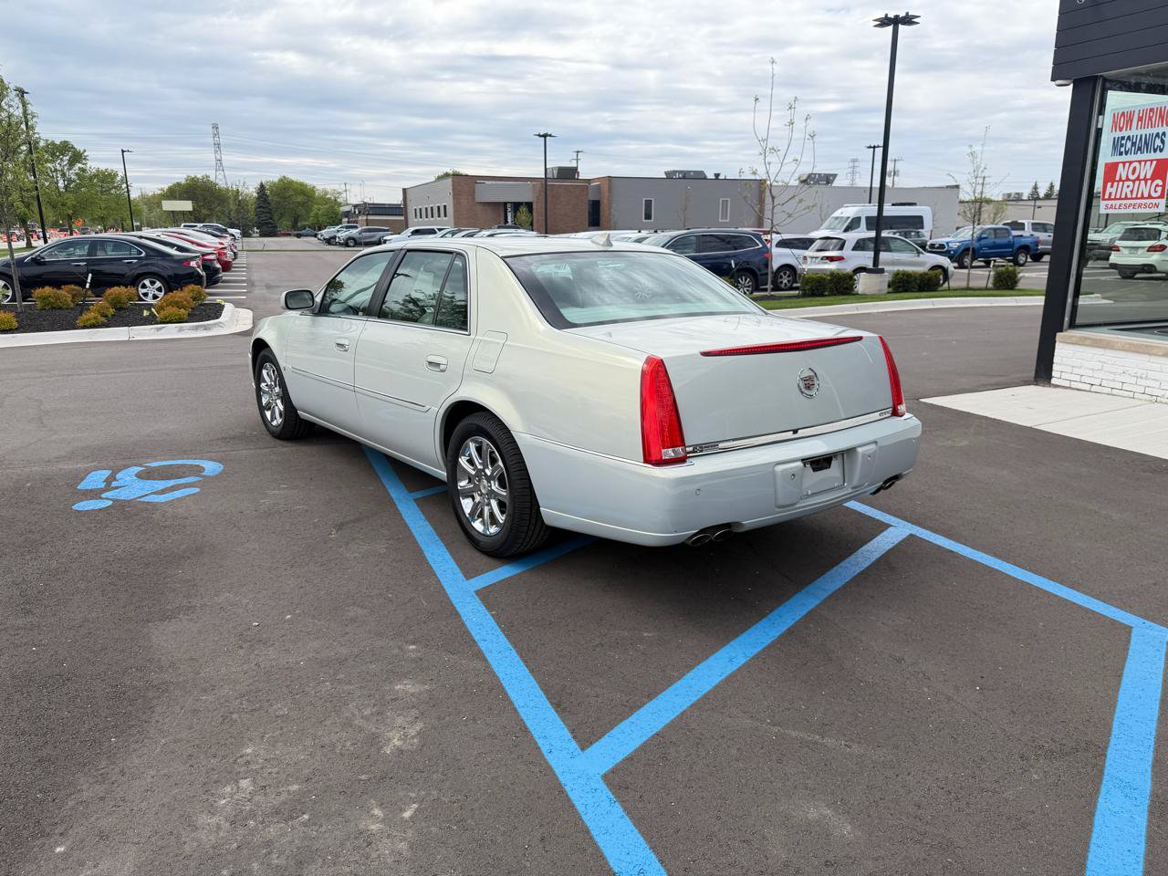 Used 2009 Cadillac DTS FWD image 7