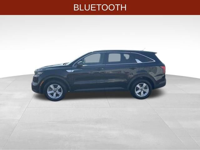 Used 2021 Kia Sorento LX image 4