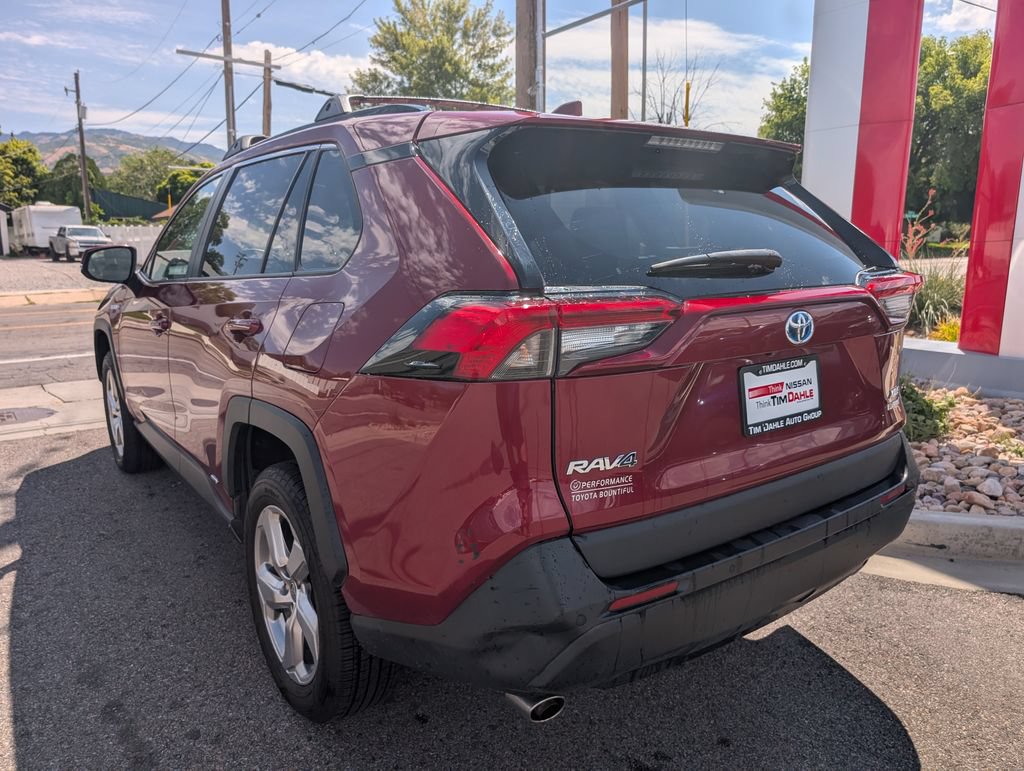 Used 2021 Toyota RAV4 XLE Premium AWD/4WD image 6