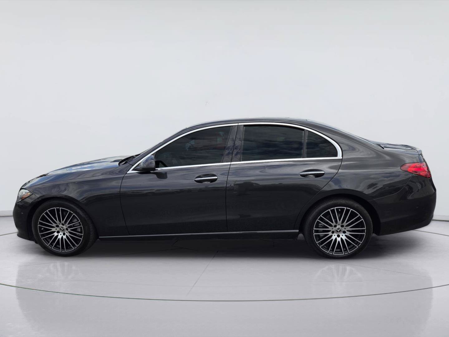 Used 2025 Mercedes-Benz C 300 Sedan image 5