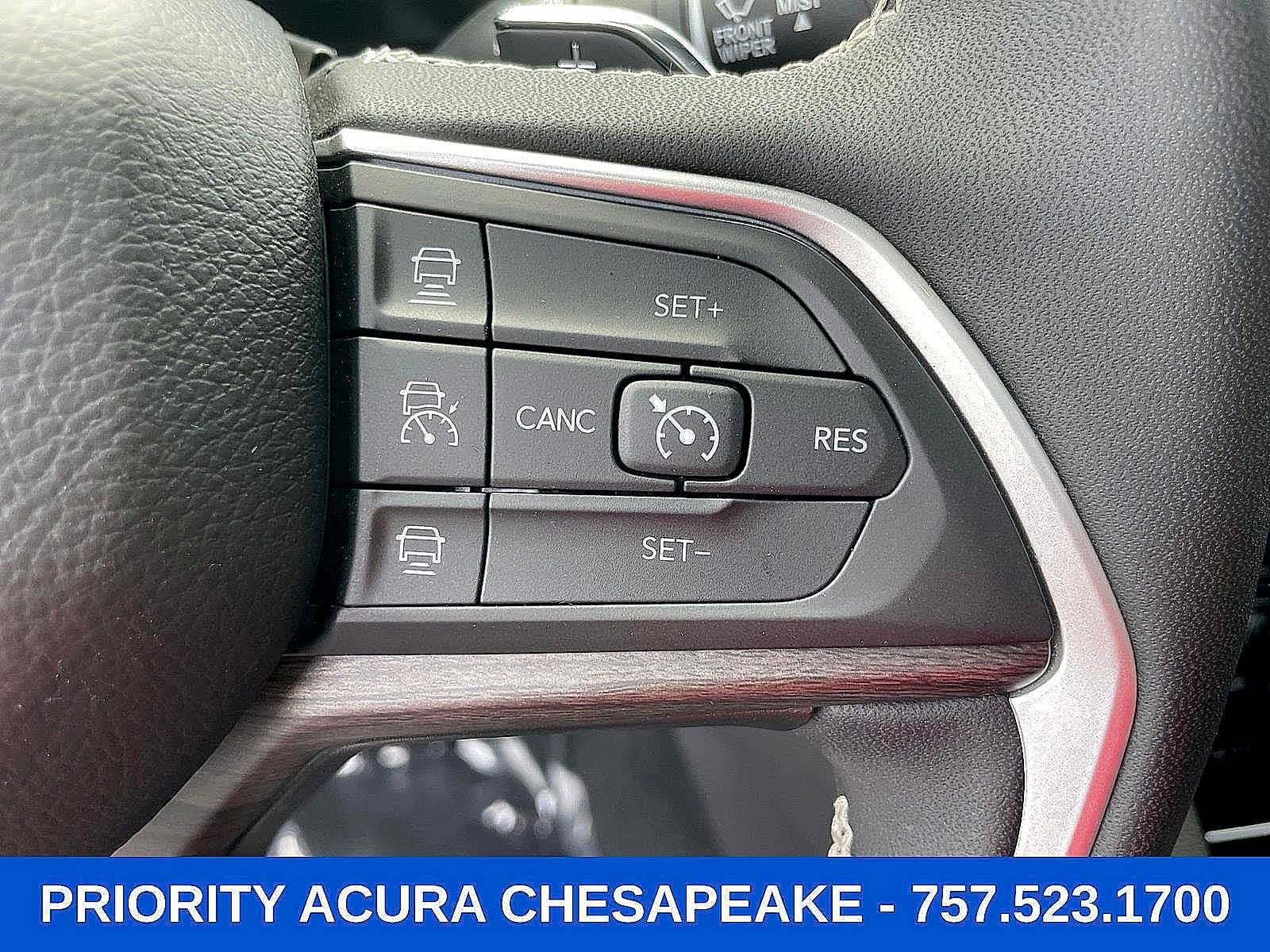 Used 2025 Jeep Grand Cherokee L Limited w/ Black Appearance Package AWD/4WD image 16
