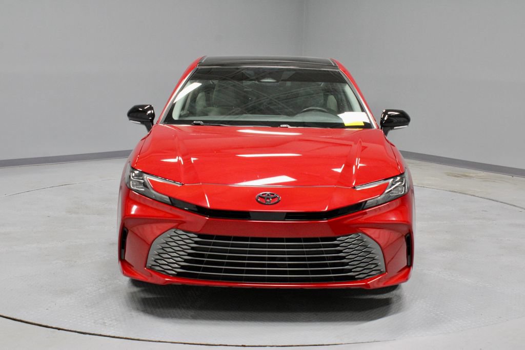 Used 2025 Toyota Camry XLE AWD/4WD image 7