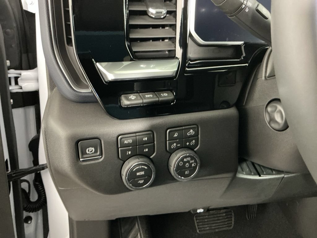 New 2026 Chevrolet Silverado 1500 High Country w/ Technology Package AWD/4WD image 18