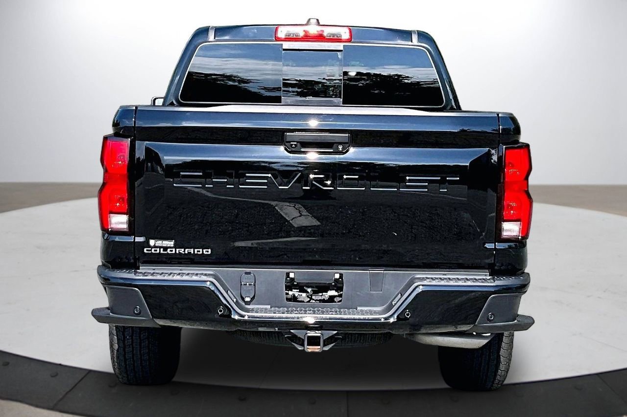 Used 2025 Chevrolet Colorado Z71 w/ Technology Package AWD/4WD image 8