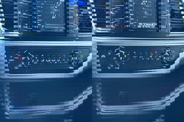 Used 2019 Toyota Highlander LE image 24