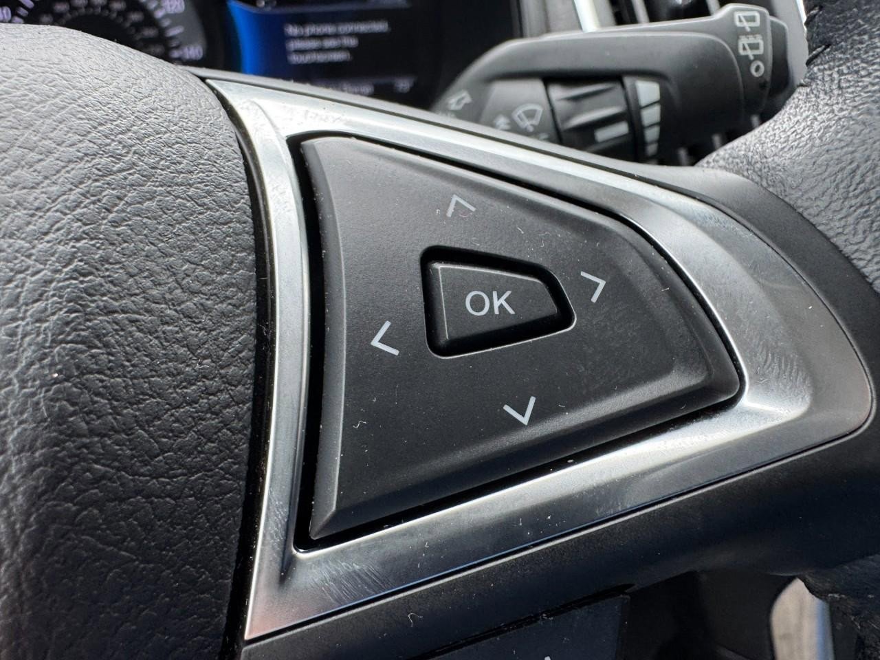 Used 2023 Ford Edge Titanium image 17