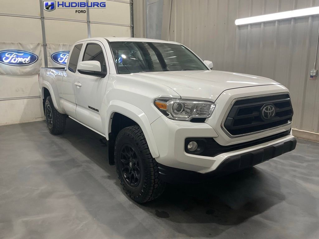 Used 2022 Toyota Tacoma SR5 AWD/4WD image 1