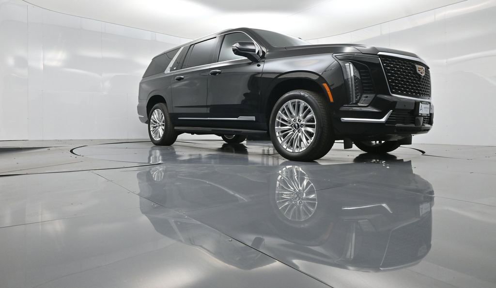 Used 2025 Cadillac Escalade ESV Premium Luxury image 2