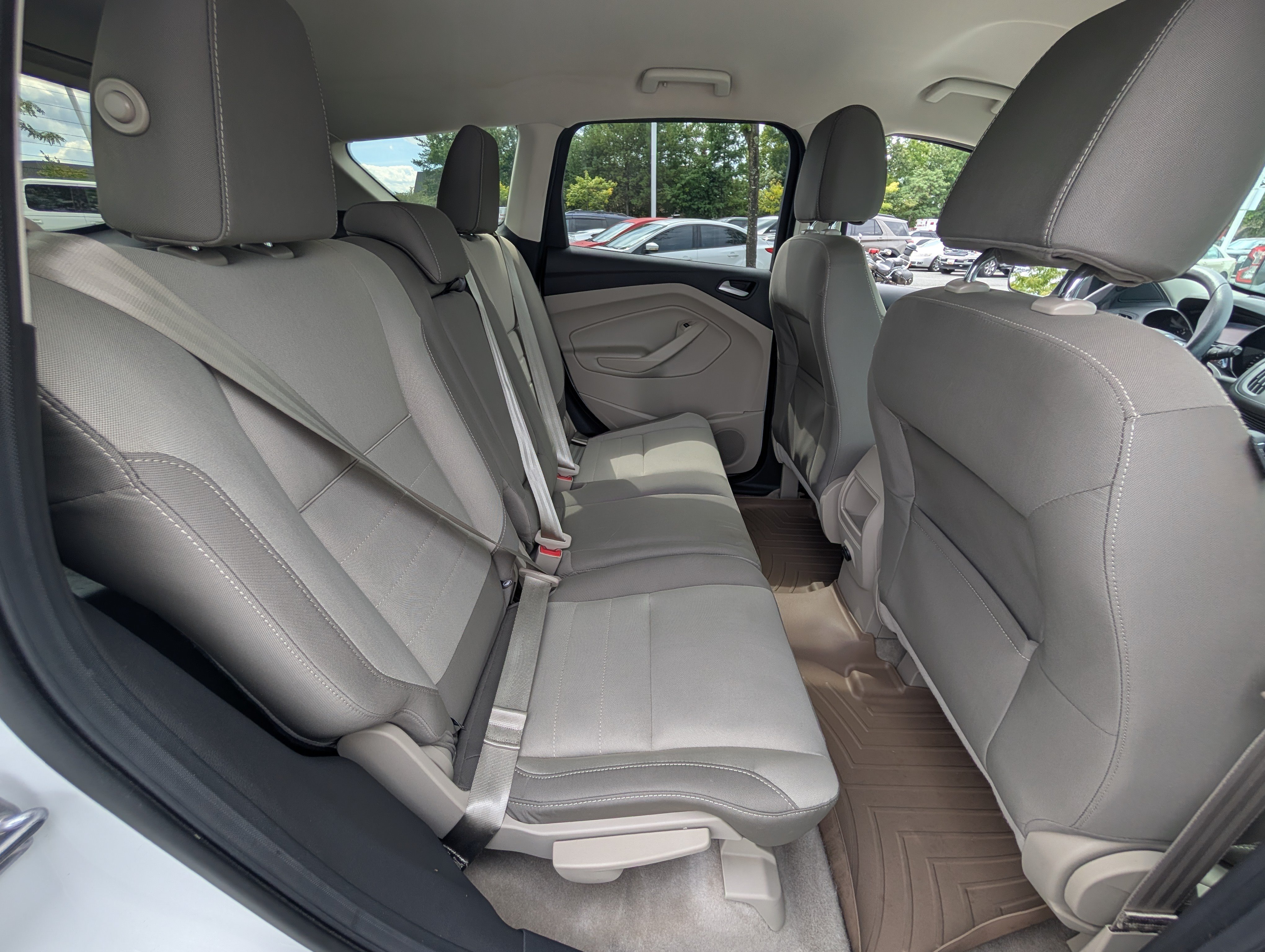 Used 2015 Ford Escape SE FWD image 11