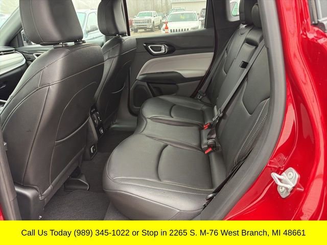 Used 2025 Jeep Compass Limited image 29