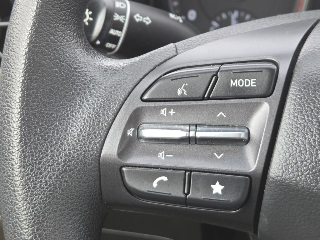 Used 2023 Hyundai Kona SEL FWD image 28