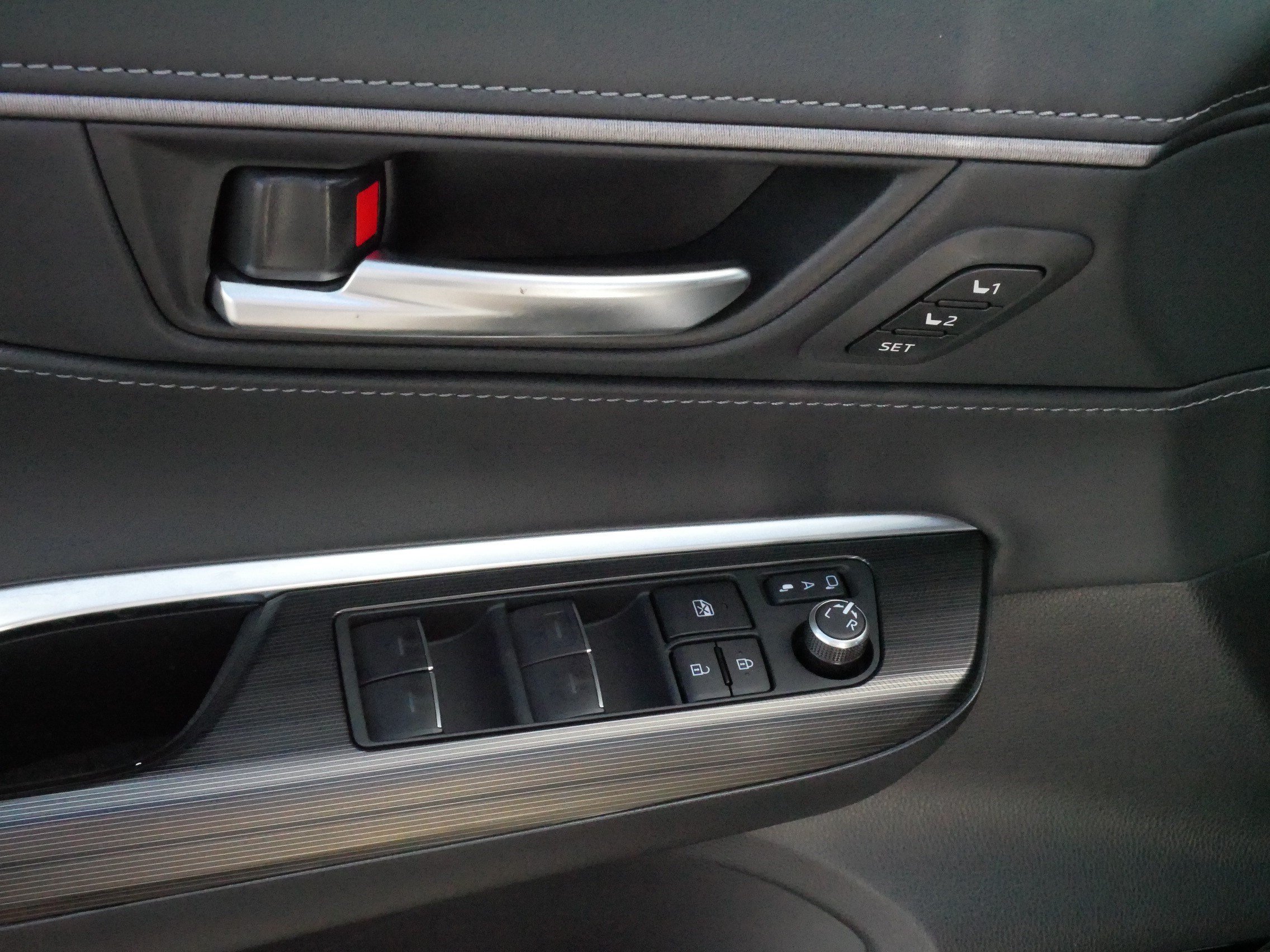 Certified 2024 Toyota Venza Limited AWD/4WD image 19