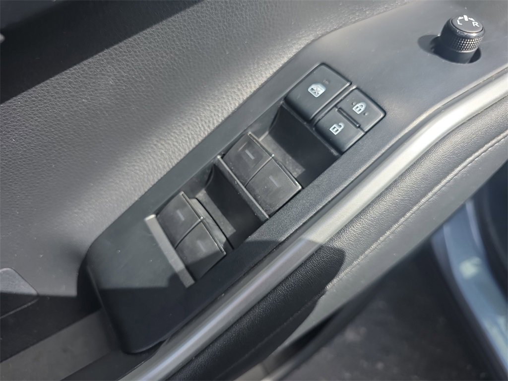 Used 2021 Toyota Highlander XLE image 19