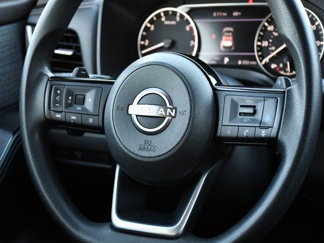 Used 2023 Nissan Rogue SV image 19