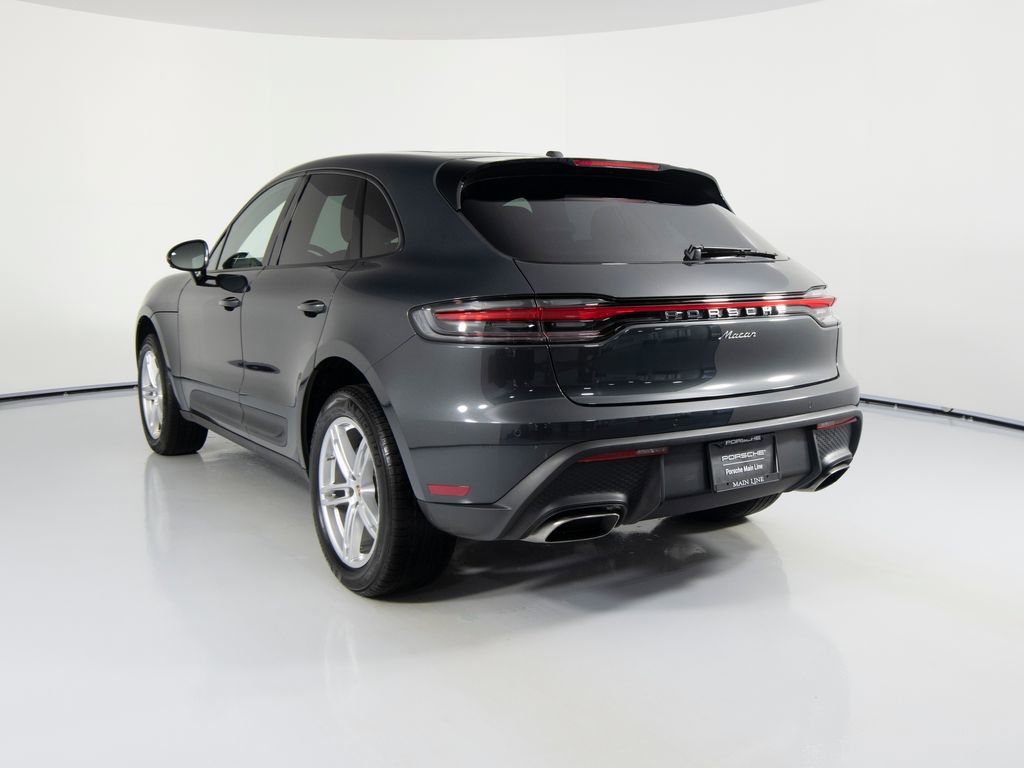 Certified 2025 Porsche Macan image 8