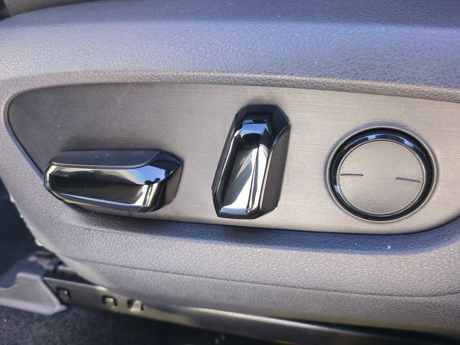 Used 2025 Lexus TX 500h AWD w/ Technology Package image 25