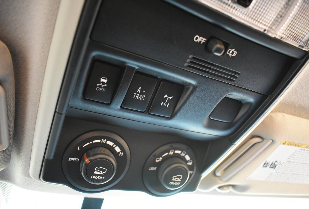 Used 2016 Toyota 4Runner 4WD image 38