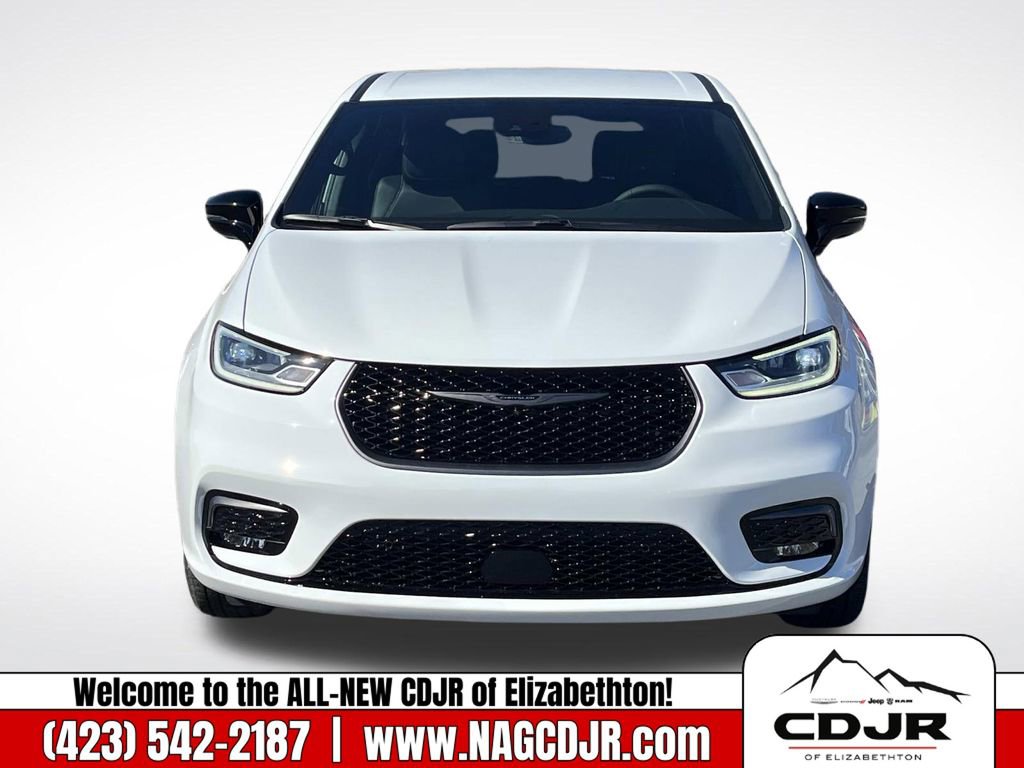 New 2026 Chrysler Pacifica Select image 9