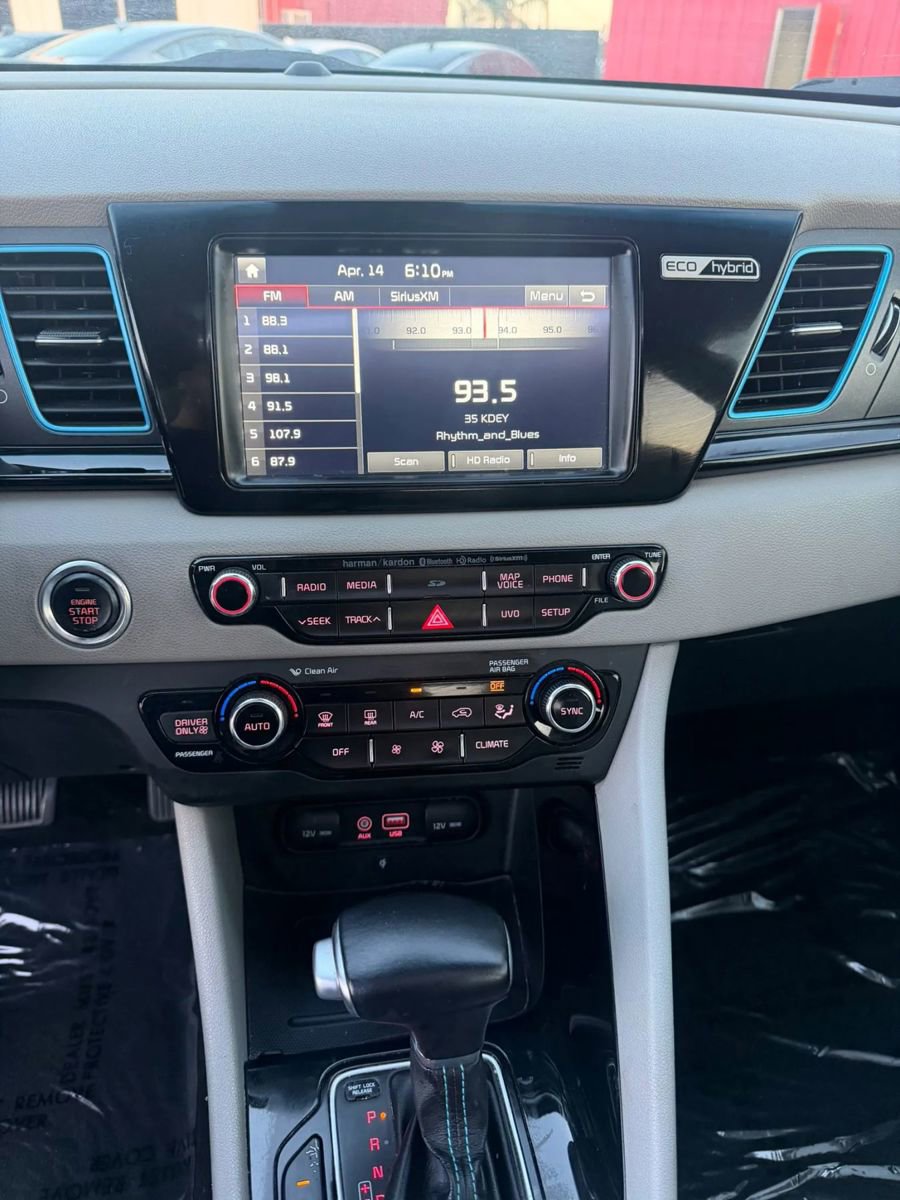 Used 2018 Kia Niro Touring image 17