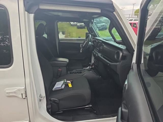 Used 2023 Jeep Wrangler Unlimited Sport AWD/4WD image 16
