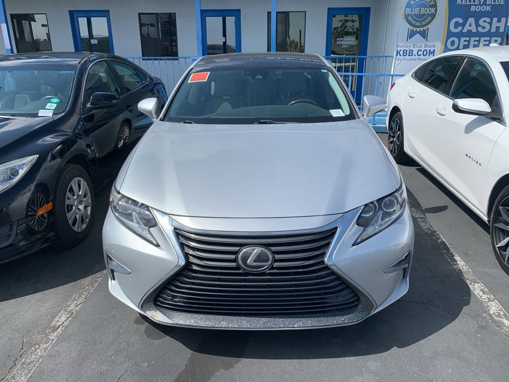 Used 2017 Lexus ES 350 w/ Luxury Package FWD image 3