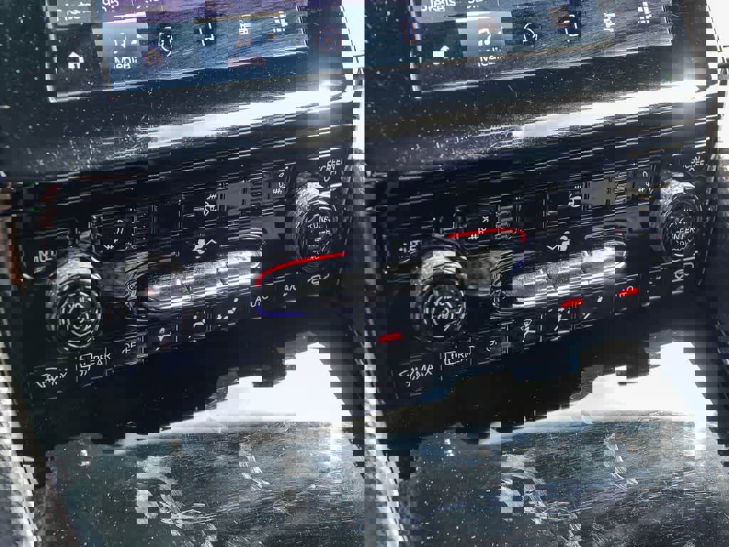 Certified 2023 Jeep Grand Cherokee Altitude image 21