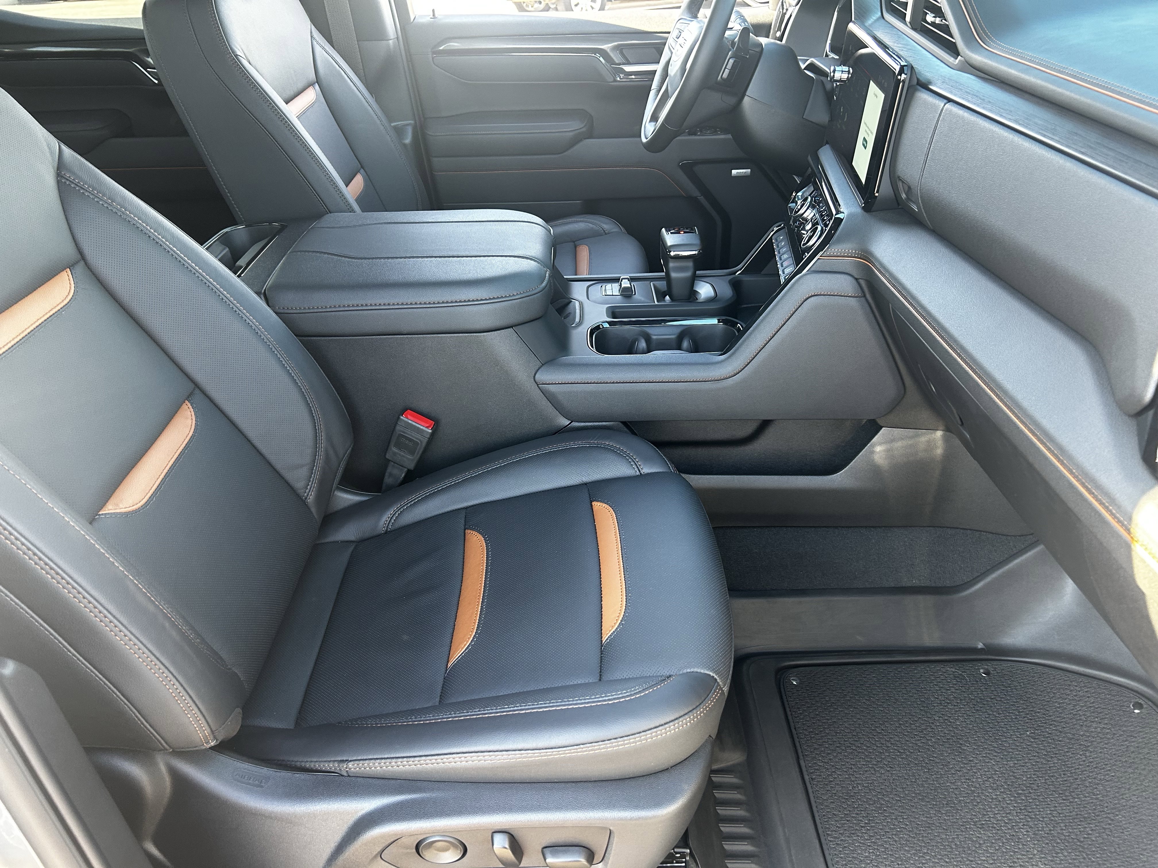 Used 2025 GMC Sierra 1500 AT4 w/ AT4 Premium Package image 10