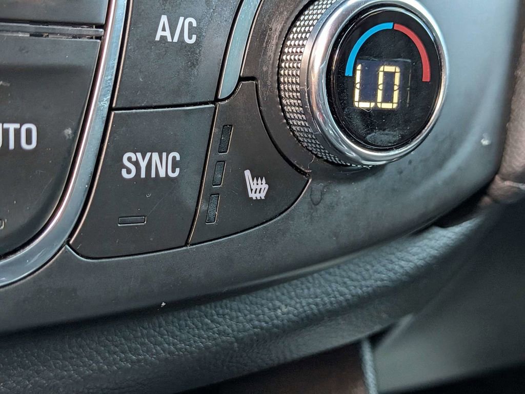 Used 2022 Chevrolet Traverse LT image 21