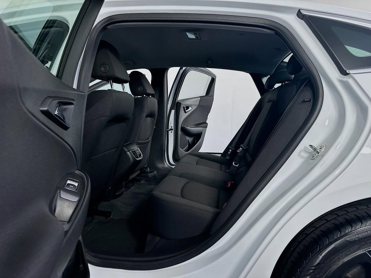 Used 2023 Chevrolet Malibu LT image 31