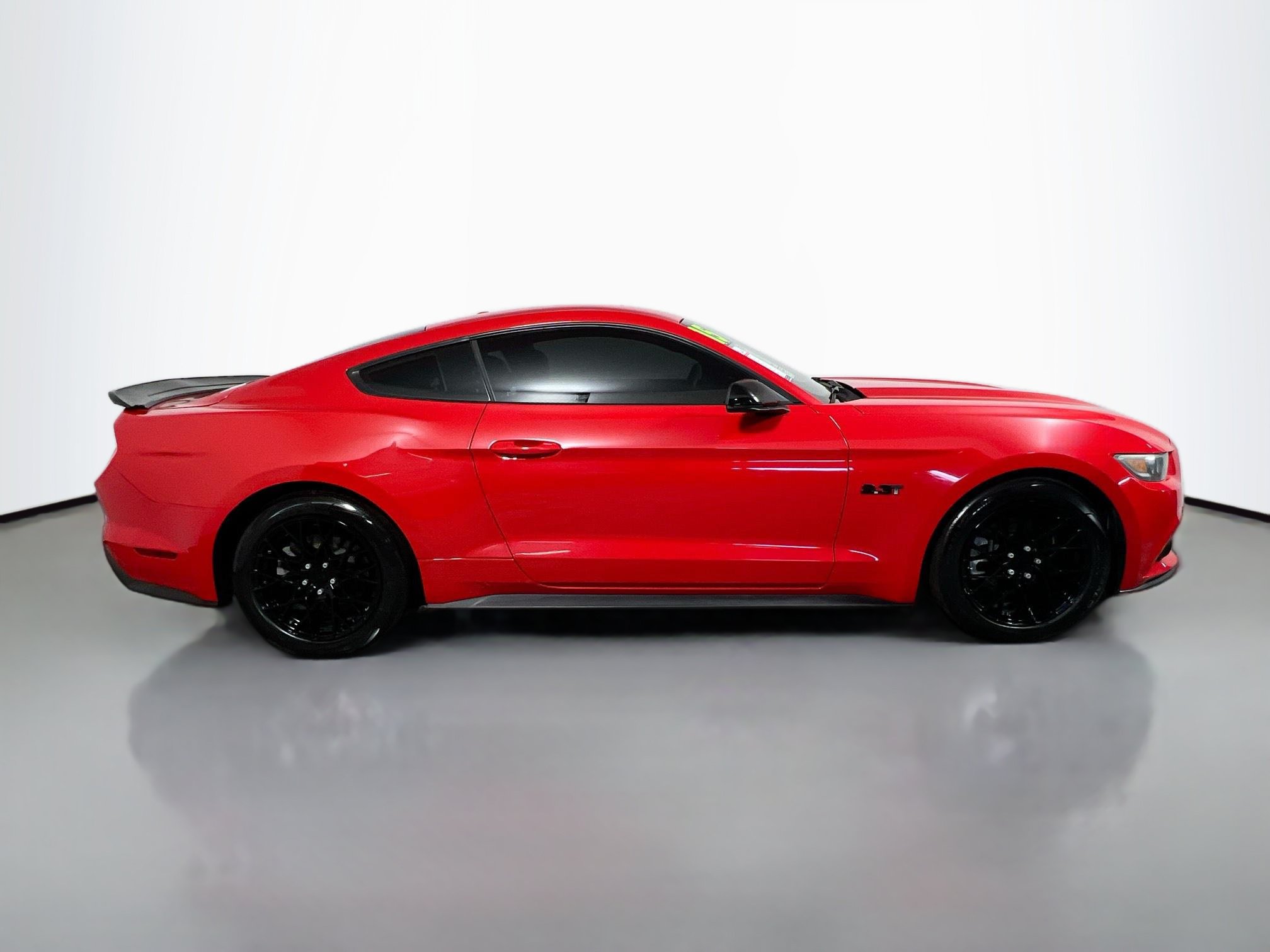 Used 2015 Ford Mustang Premium RWD image 3