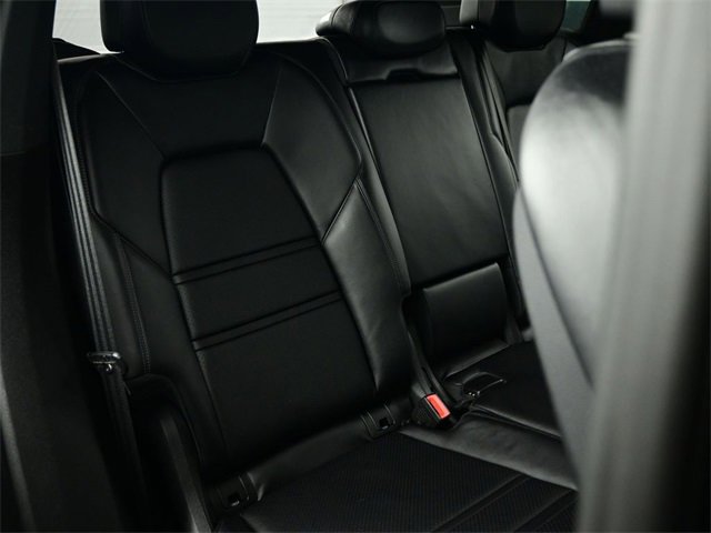 Used 2020 Porsche Cayenne S image 39