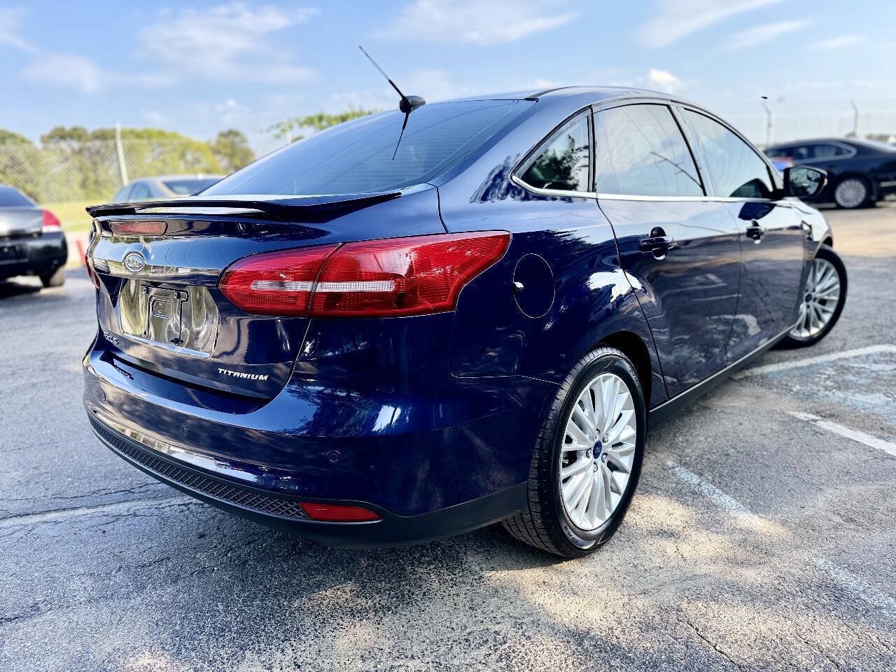 Used 2017 Ford Focus Titanium FWD image 5