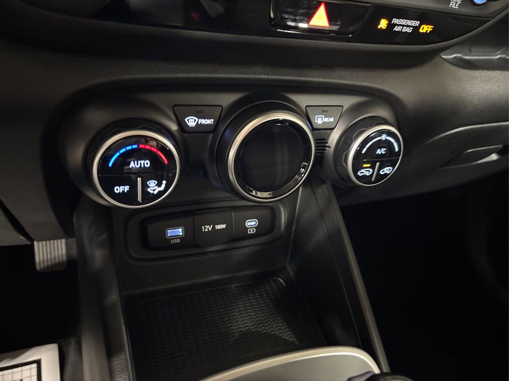 Used 2023 Hyundai Venue SEL w/ Cargo Package image 31