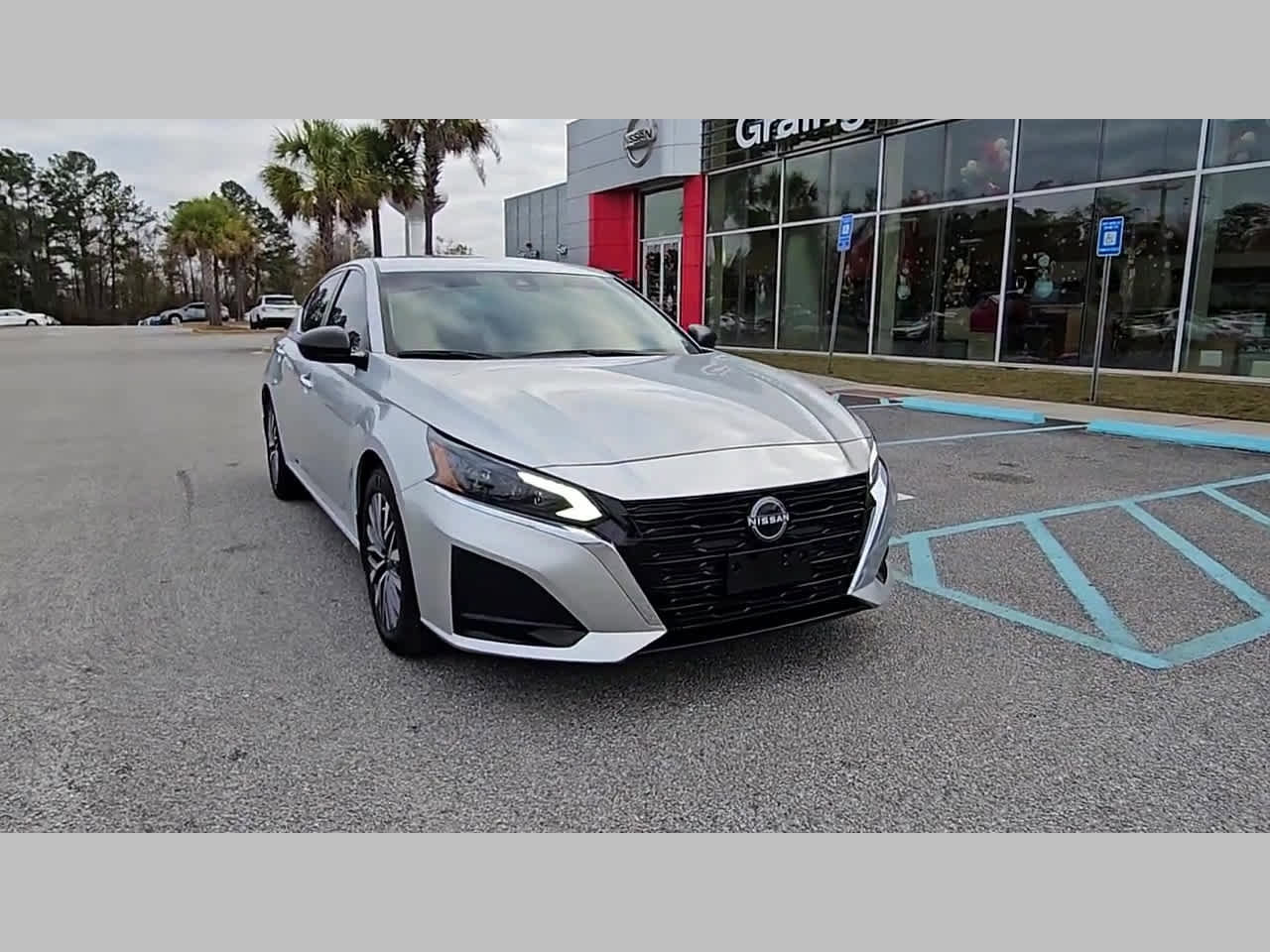 Used 2024 Nissan Altima 2.5 SV image 19