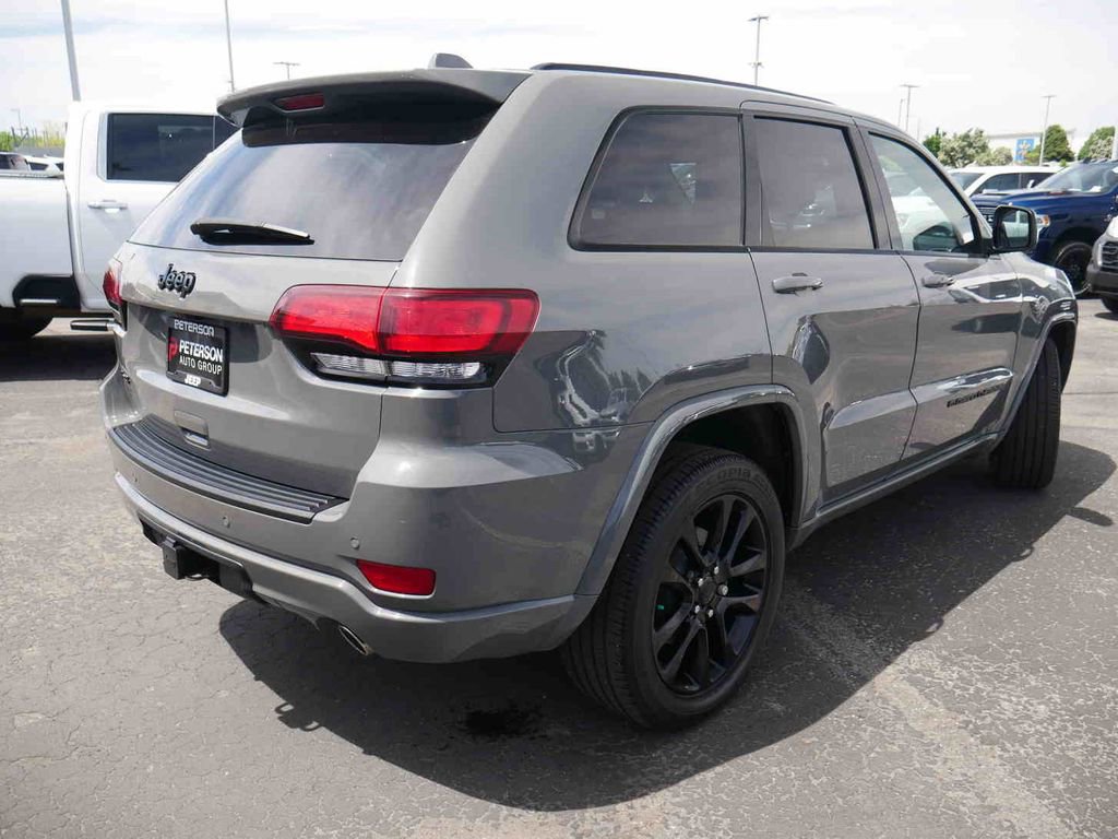 Used 2022 Jeep Grand Cherokee Altitude AWD/4WD image 22