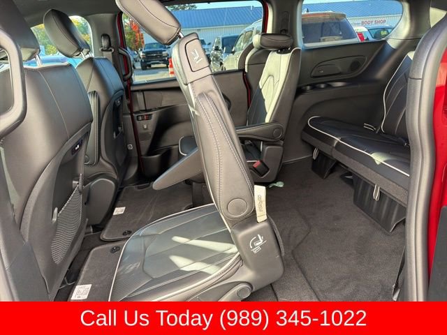 New 2026 Chrysler Pacifica Limited w/ S Appearance Package image 28
