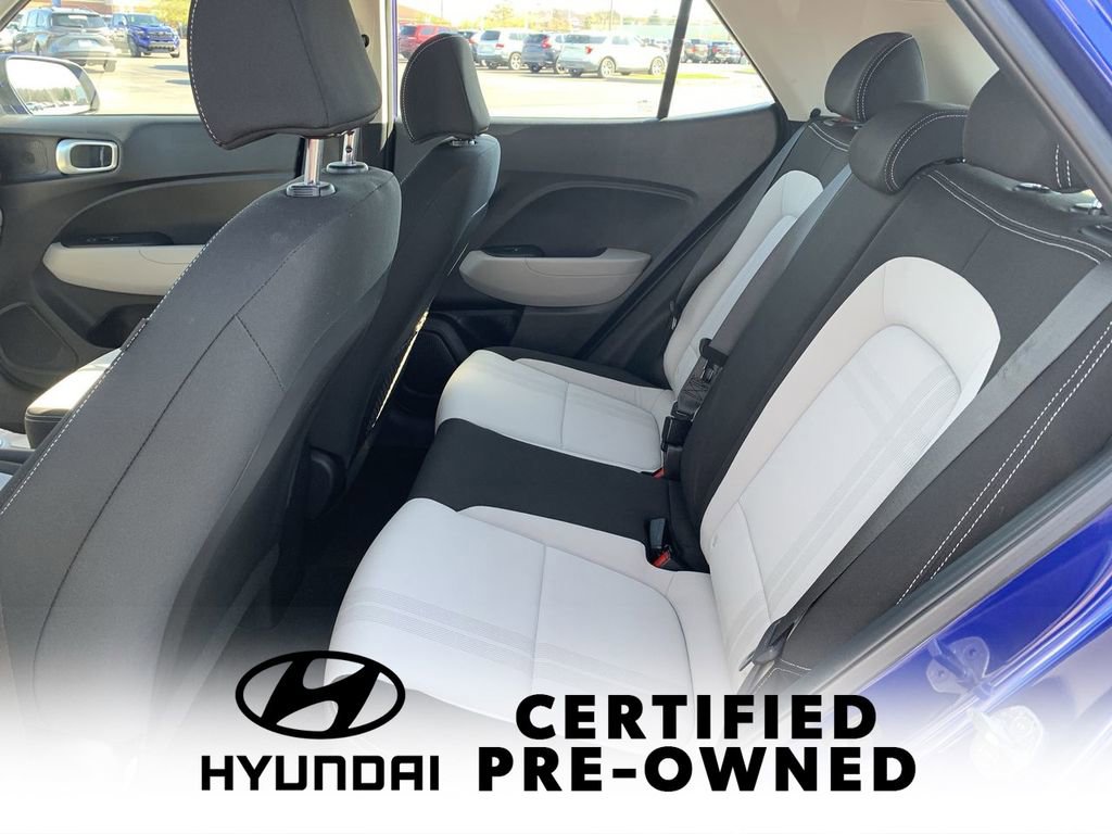 Used 2022 Hyundai Venue SEL image 21