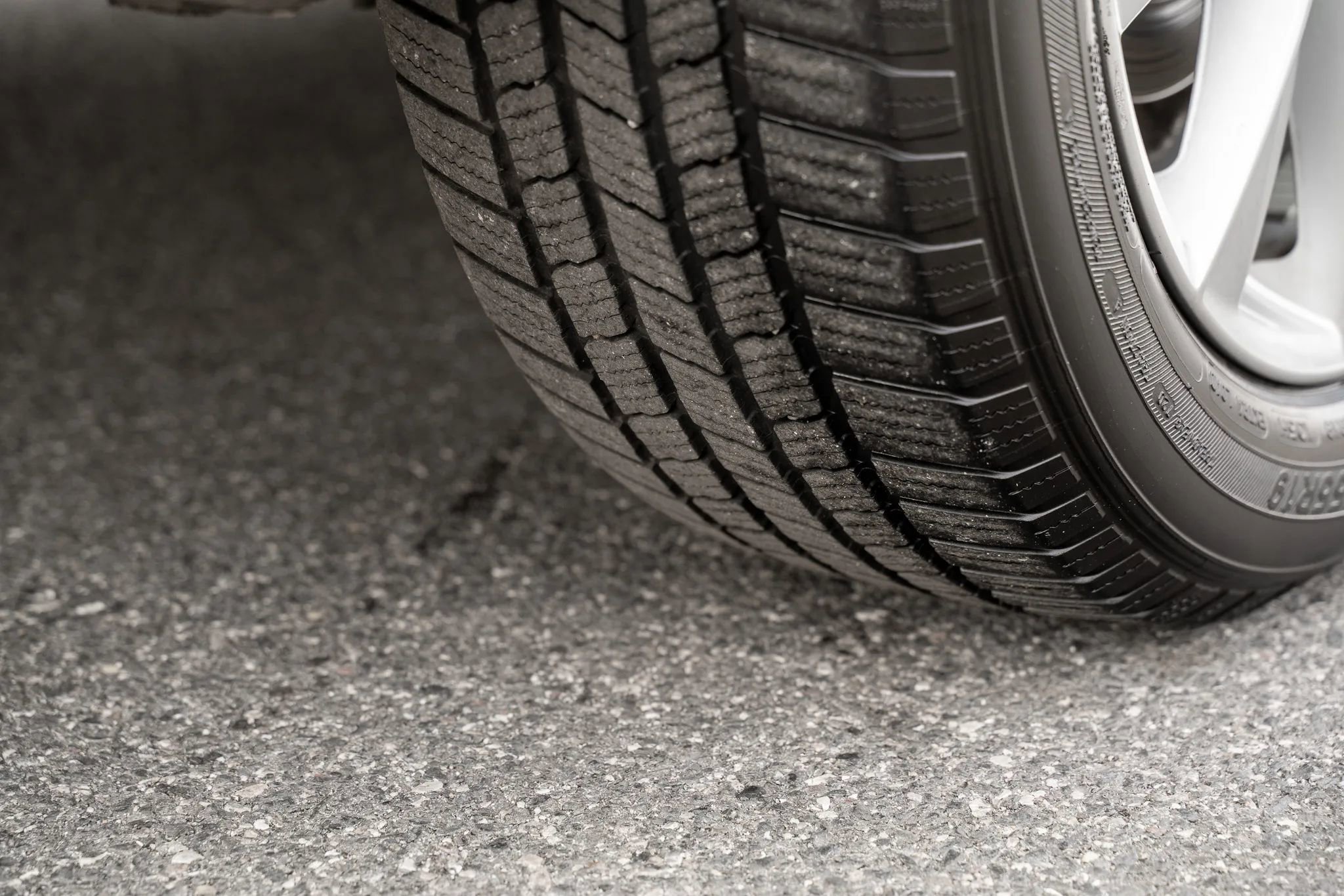 Used 2017 Volvo XC90 T6 Momentum w/ Vision Package image 36