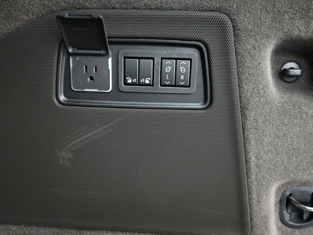 New 2026 Cadillac Escalade Luxury image 21