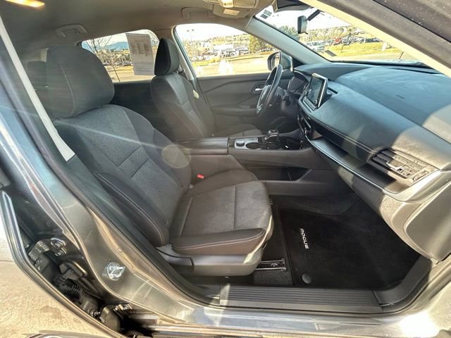 Used 2024 Nissan Rogue SV image 29