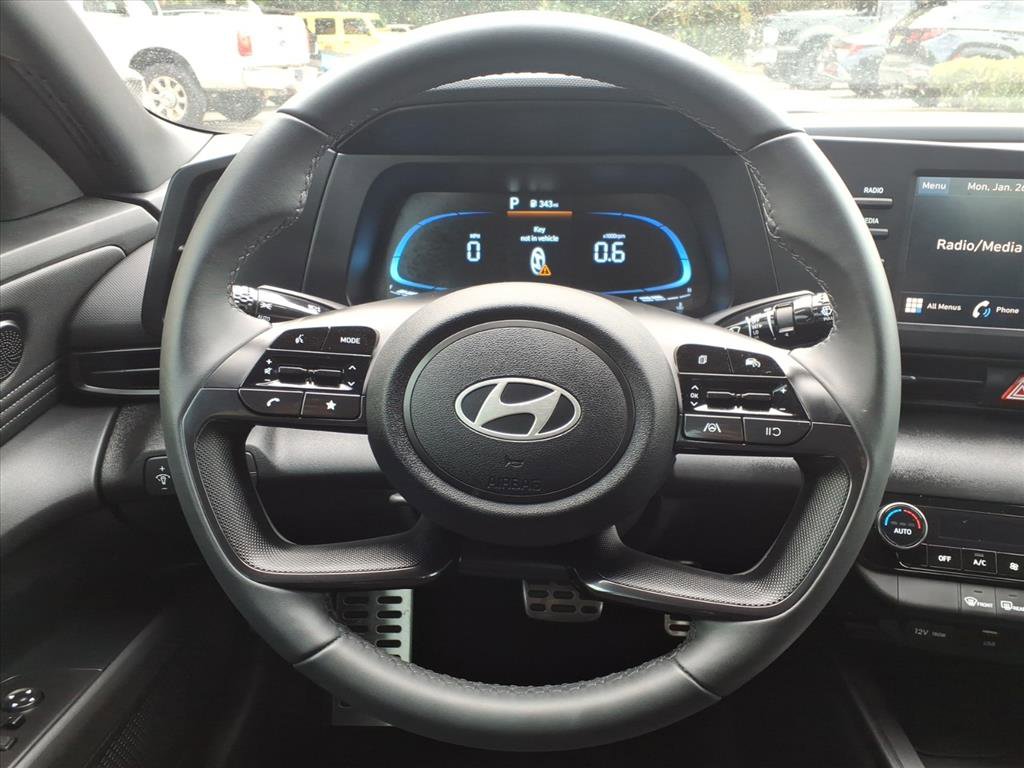Used 2025 Hyundai Elantra Sport image 45