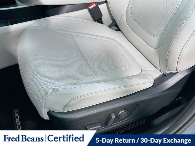 Certified 2025 Hyundai Tucson Limited AWD/4WD image 12