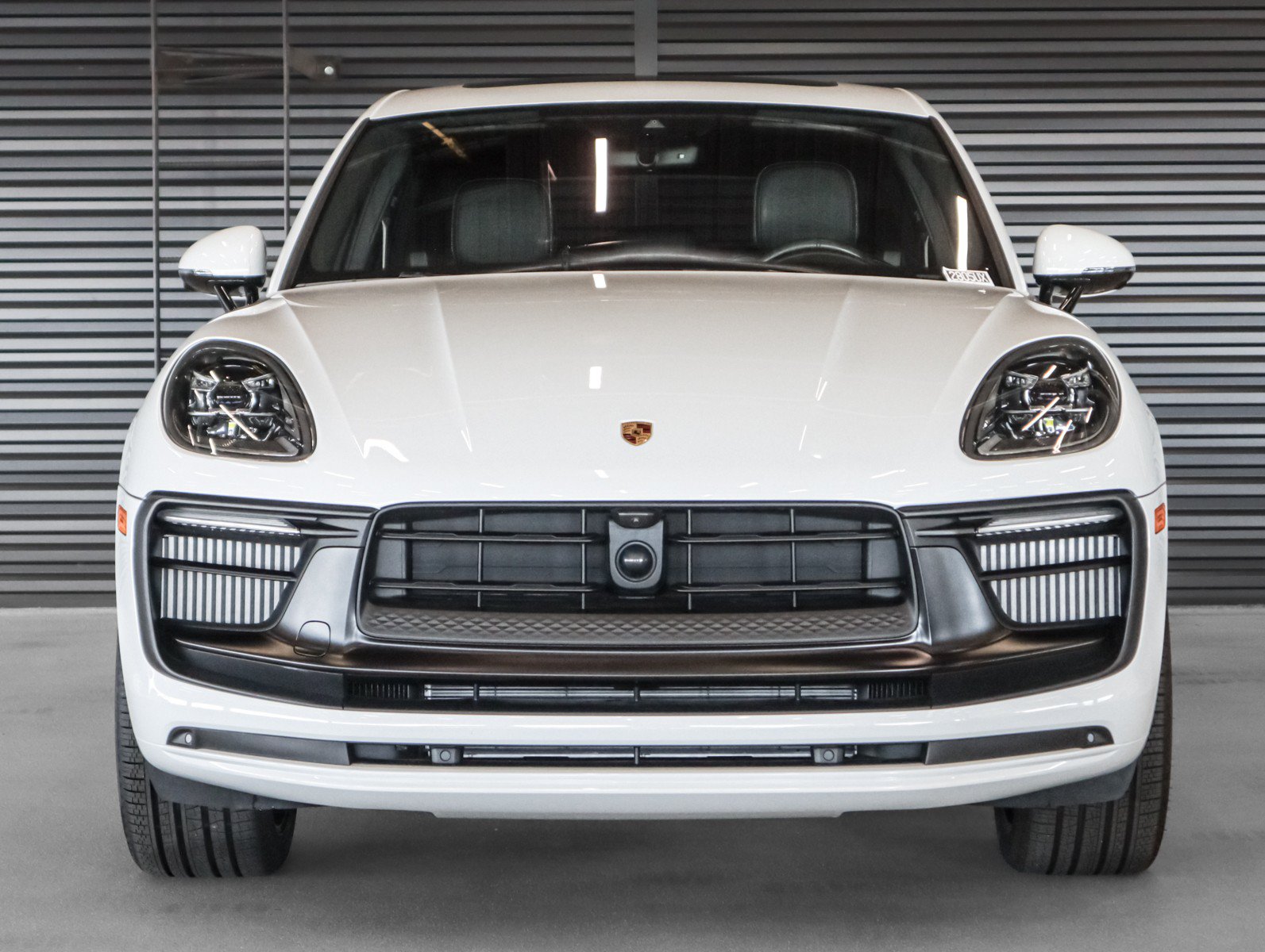 Certified 2025 Porsche Macan GTS AWD/4WD image 8