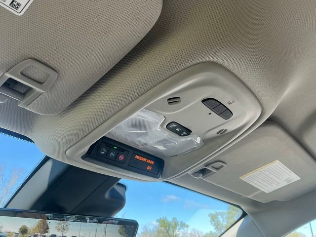 Used 2024 Buick Encore GX Avenir w/ Avenir Technology Package FWD image 31